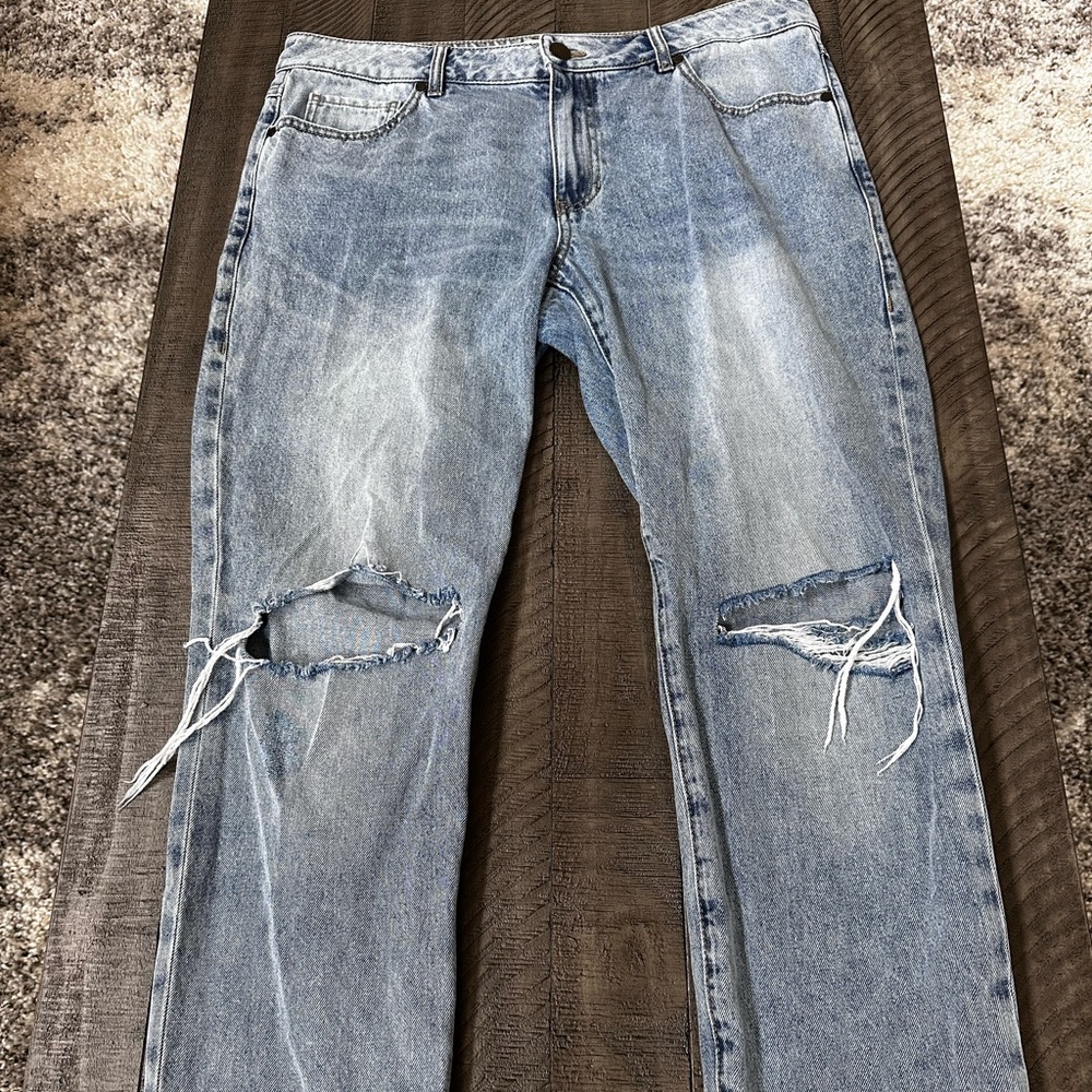 CAbi Women’s Light Blue Distressed Jeans